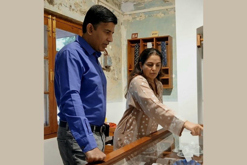 Visitors to the Shop 24