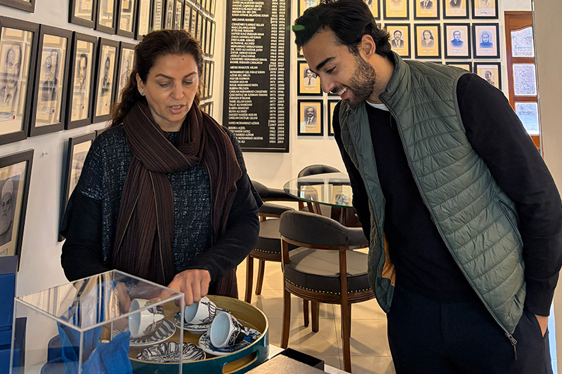 Visitors to the Shop 4